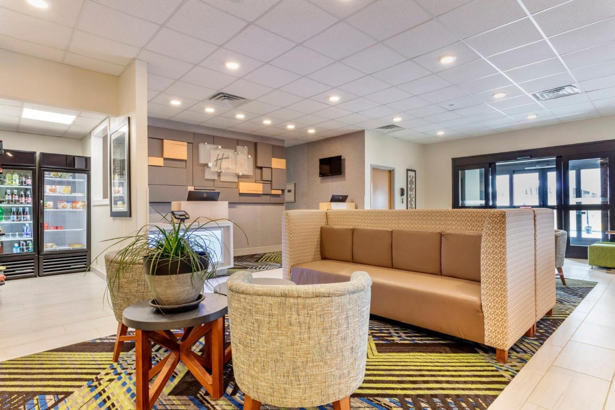 Holiday Inn Express Metropolis By Ihg Exterior foto